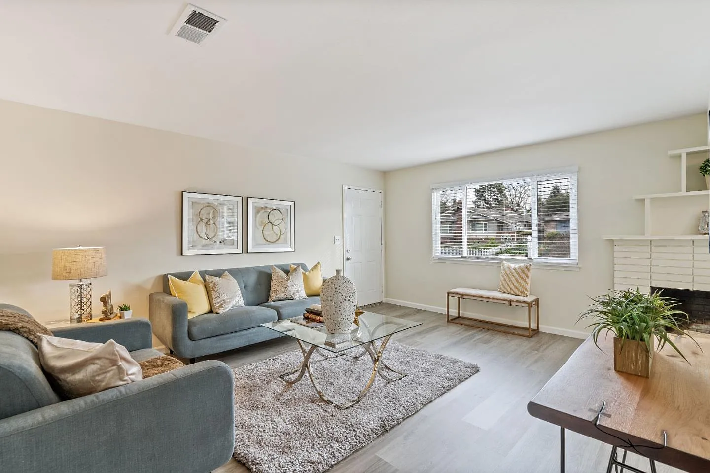 3 bed, 1092 sqft, $4,500 — Photo 4