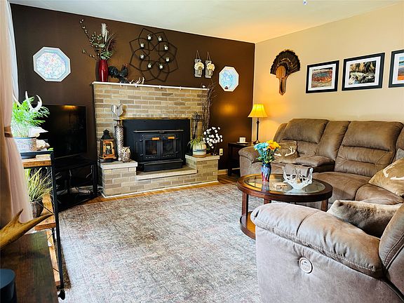 2nd image of 103 Davis Dr