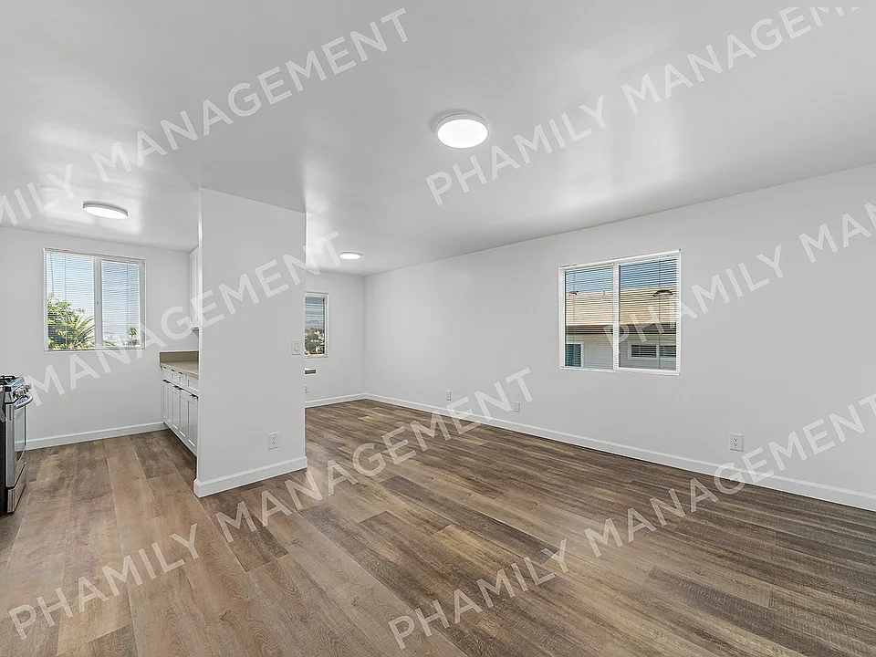 621 N Benton Way #8