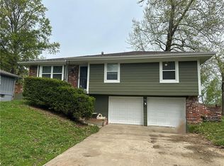 404 Allen St, Buckner, MO 64016