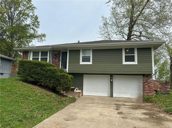 404 Allen St, Buckner, MO 64016