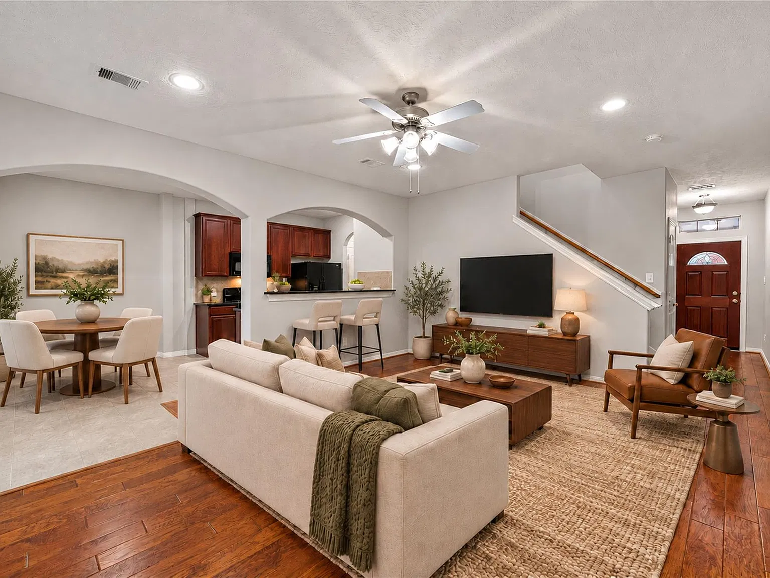 3 bed, 2.5 bath, 1537 sqft, $2,000 — Photo 2