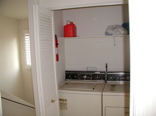 18806 Hatteras St APT 105, Tarzana, CA 91356