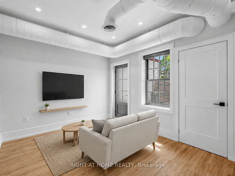 1095 Queen St E #2 — Photo 6