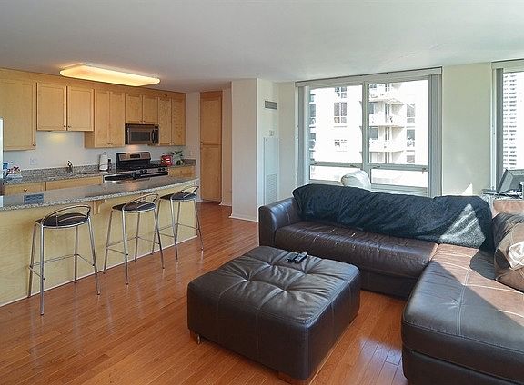 3rd image of 33 W Ontario St APT 24A