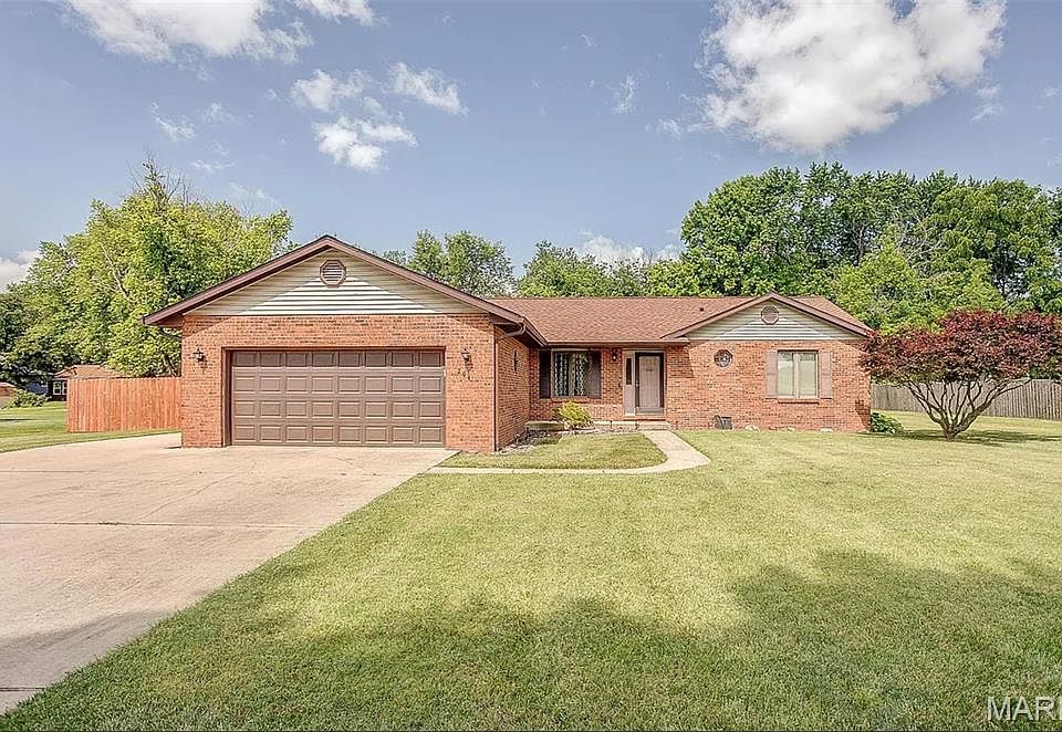 1st image of 204 Meadow Dr