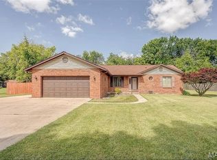 204 Meadow Dr, Bethalto, IL 62010
