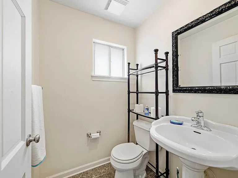 11730 Denise Dr — Photo 38