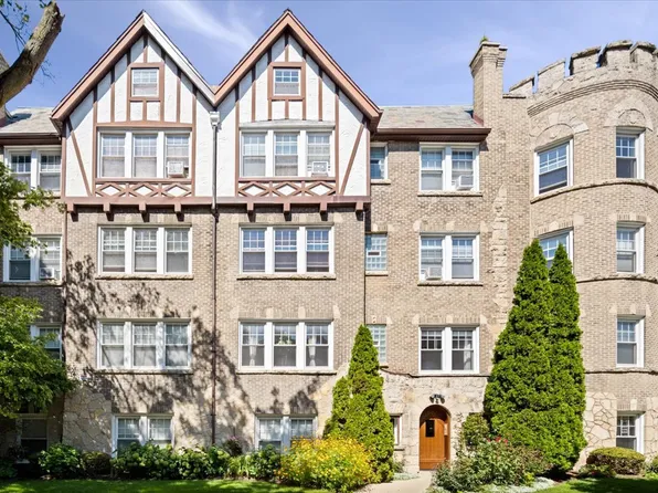 2302 W Farwell Ave APT 1, Chicago, IL 60645