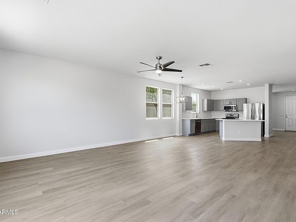 3rd image of 3308 W BURGESS Lane