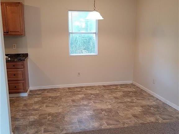 3rd image of 208 Urbana Oaks Way