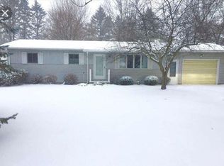 9888 W Freeland Rd, Freeland, MI 48623