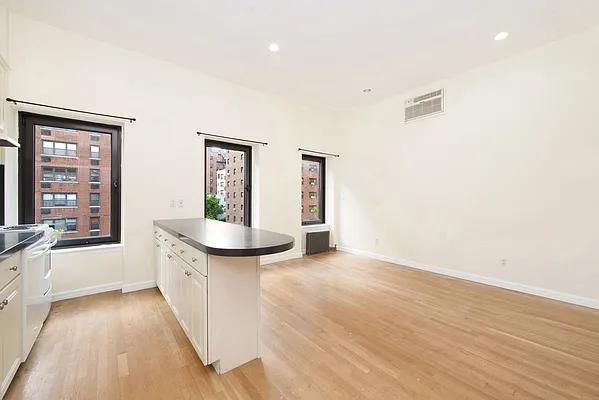Rented by Keller Williams NYC | media 23