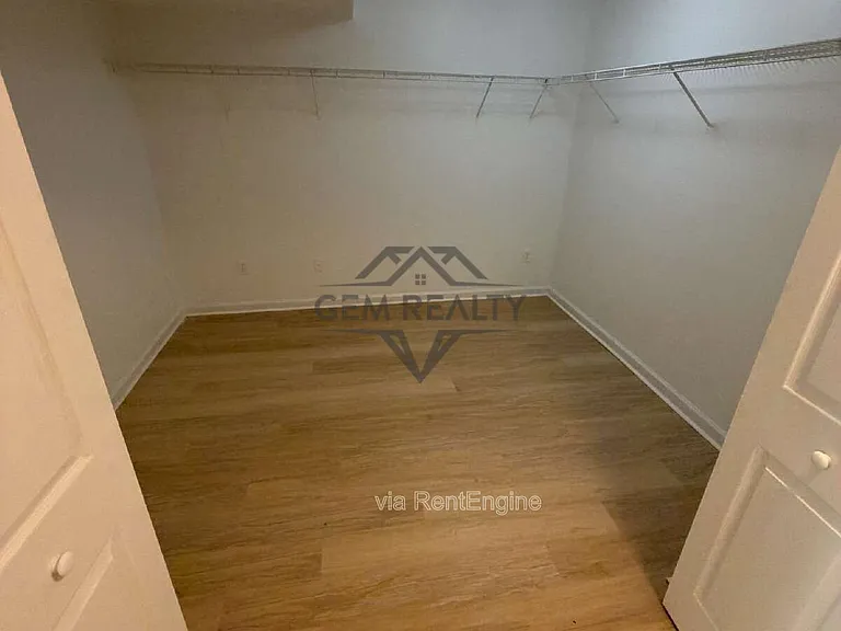4710 Turnberry Dr — Photo 37