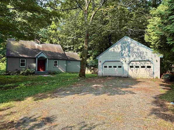 2032 Hartford Avenue, Hartford, VT 05088-1042