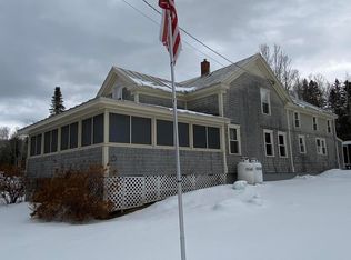 11 W Shore Rd, Caratunk, ME 04925