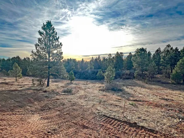 3 Westwind Dr, Hot Springs, SD 57747