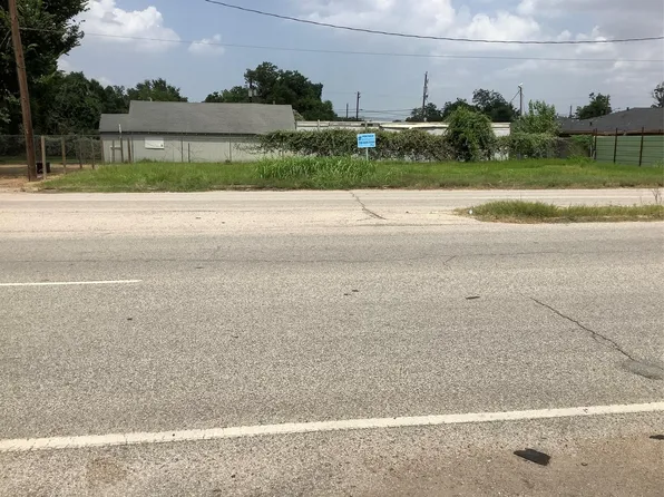 3625 E Lockwood Dr, Houston, TX 77026