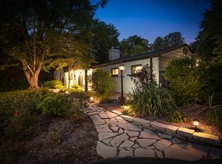 10129 Conway Rd, Saint Louis, MO 63124