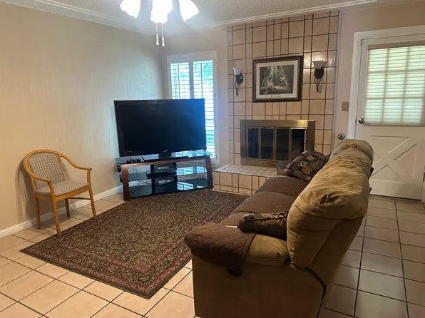 11004 Bob Stone Dr, El Paso, TX 79936