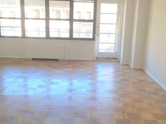 5th image of 240 E 82nd St APT 5e