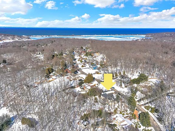 3rd image of 5 Frost Valley Road