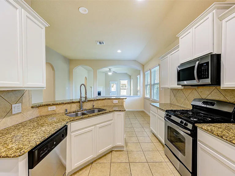 19306 Boulder Bay Ln — Photo 13