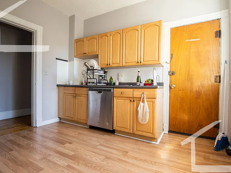 16 Glenville Ave #3 — Photo 6