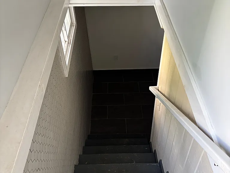829 Miller Ave — Photo 2