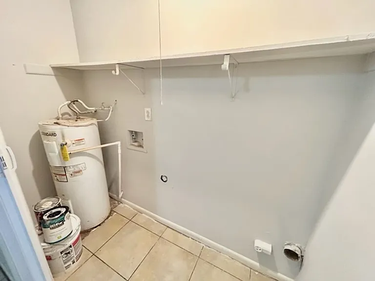 4510 Bonnell Dr NW — Photo 3