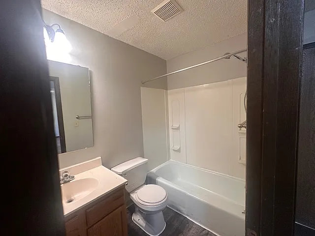 24th St. Apartments — Photo 25