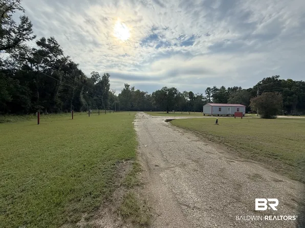 116 Saint Nicholas Ave, Brewton, AL 36426