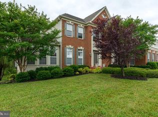 42249 Providence Ridge Dr, Chantilly, VA 20152