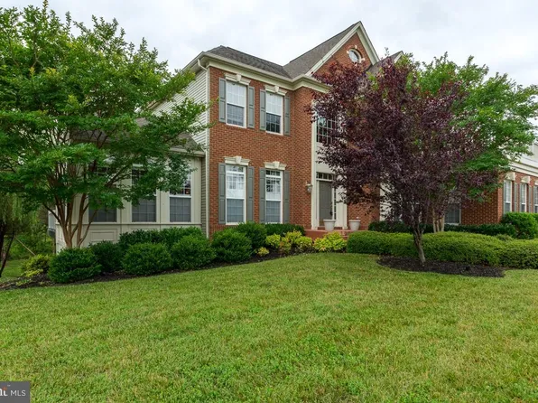 42249 Providence Ridge Dr, Chantilly, VA 20152