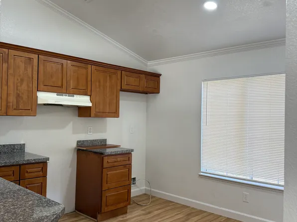 2145 Alta Sierra St, Stockton, CA 95206