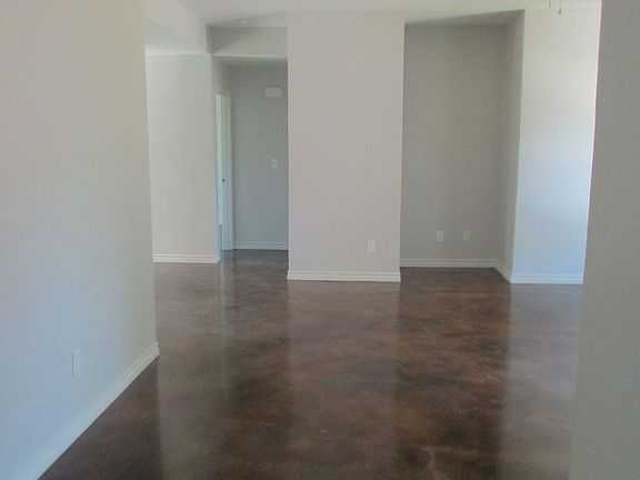 4th image of 16 Snell Dr