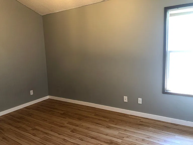 1007 NW Bryant St — Photo 13