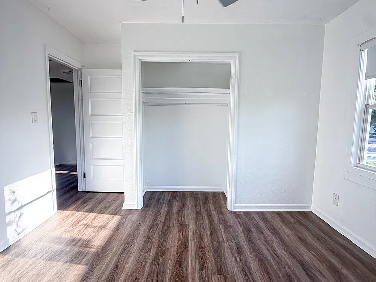 1715 N Bumby Ave — Photo 12