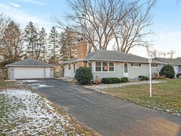 10301 York Ln, Bloomington, MN 55431