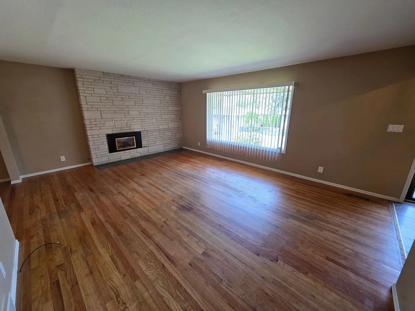 Wonderful Home on the south hill — Photo 2