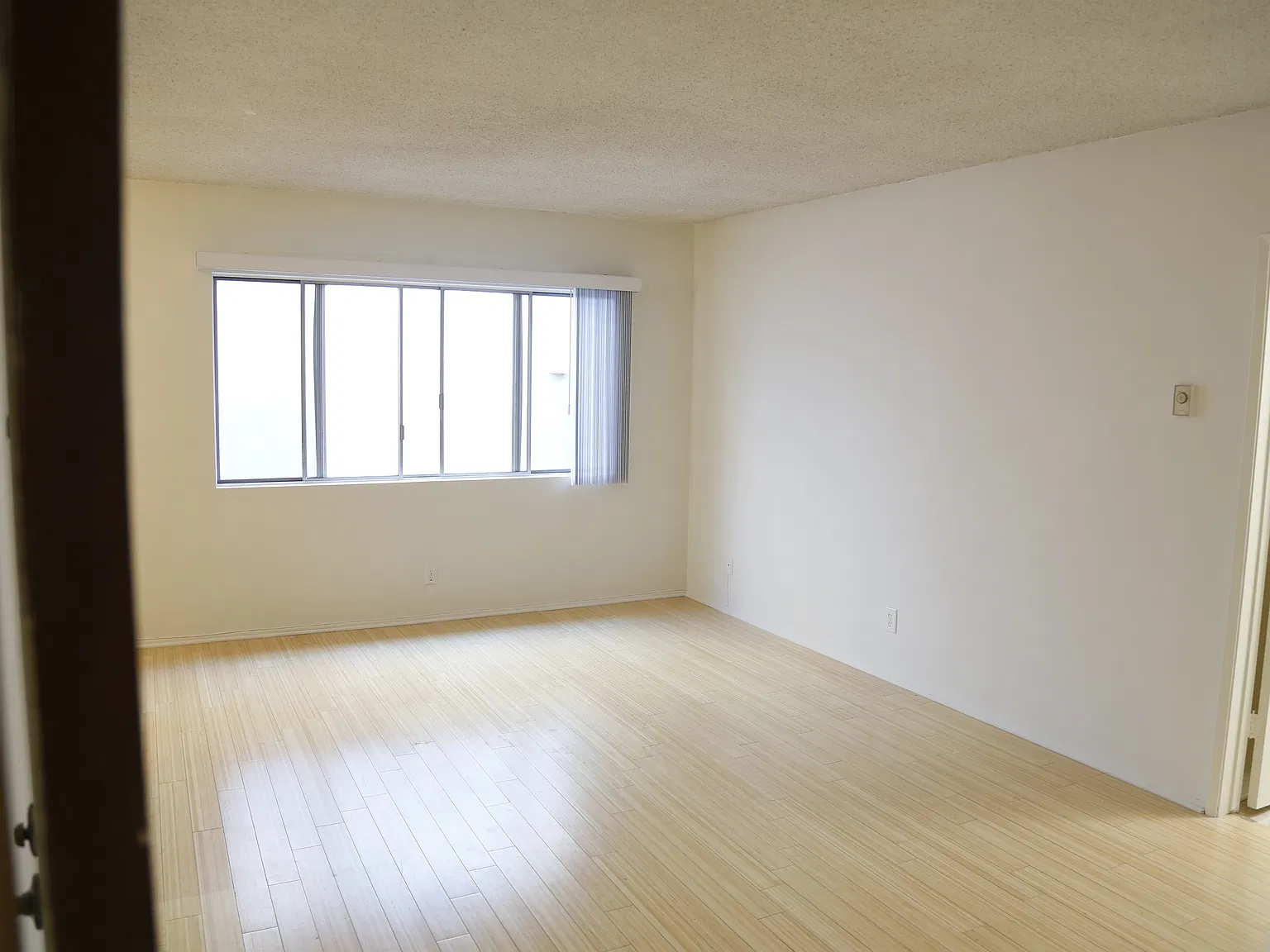1 bed, 650 sqft, $2,100 — Photo 2