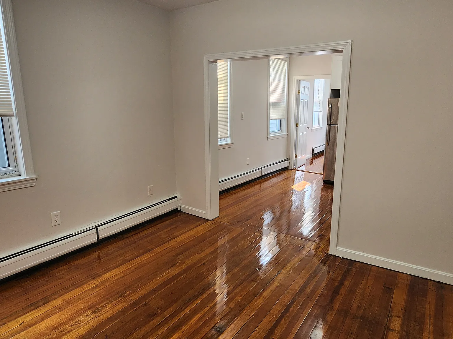2 bed, 900 sqft, $2,800 — Photo 2