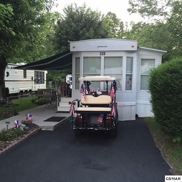 1st image of 2204229 Parkway