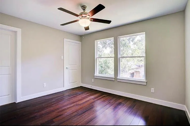 210 Marathon St — Photo 14