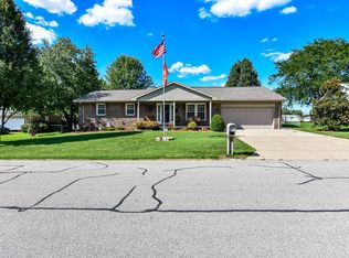 7900 Ridgemont Dr, Newburgh, IN 47630