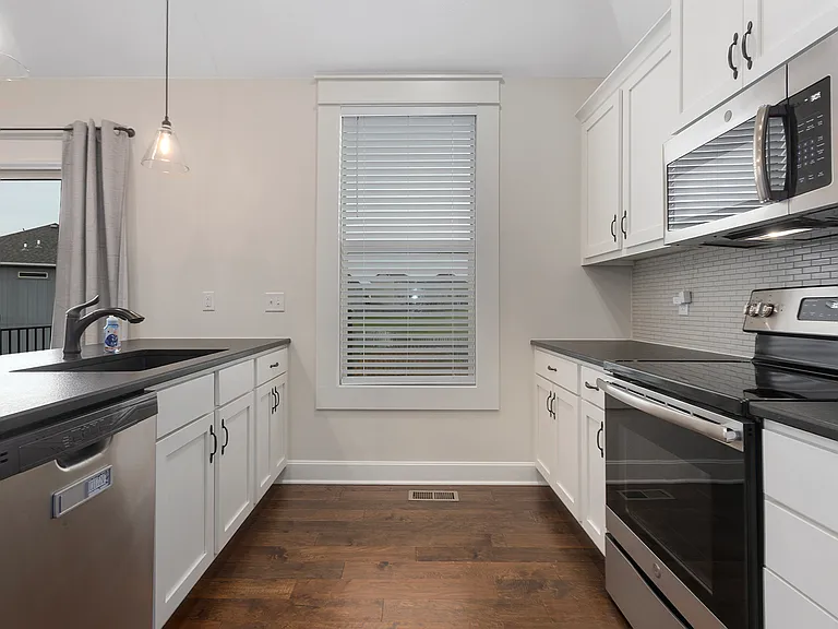 16026 Shady Bend St — Photo 14
