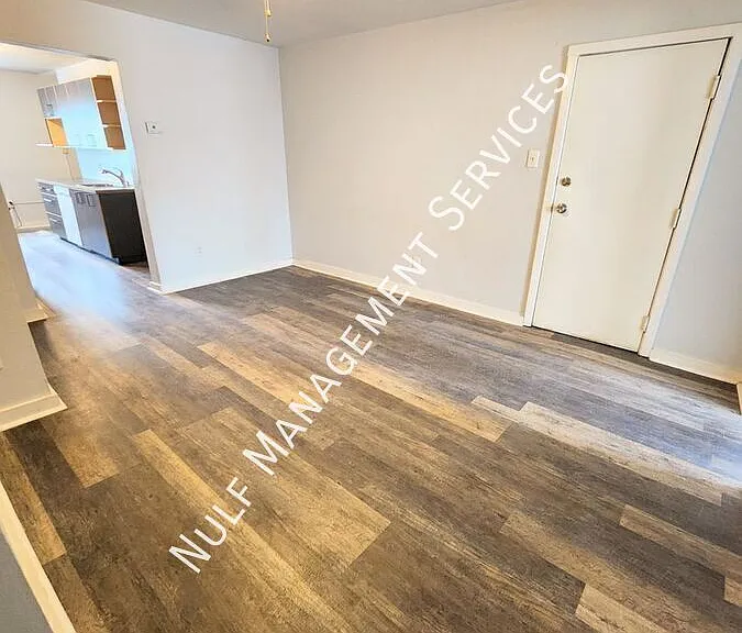 5231 Butler St #2 — Photo 4