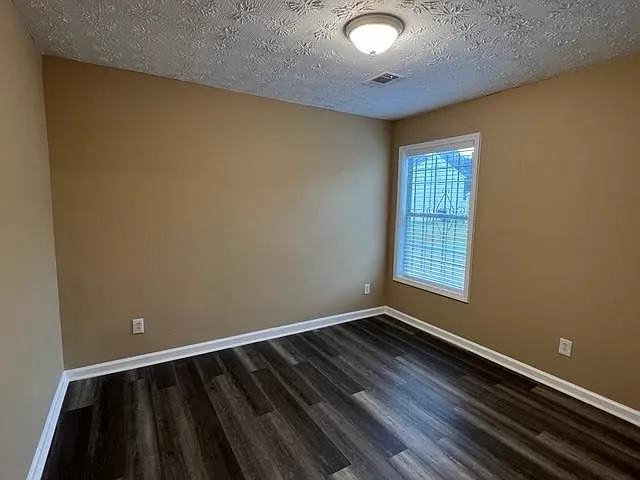 5200 Alexander St — Photo 18