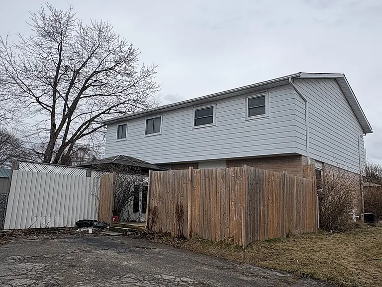 701 Leeder Ct — Photo 12