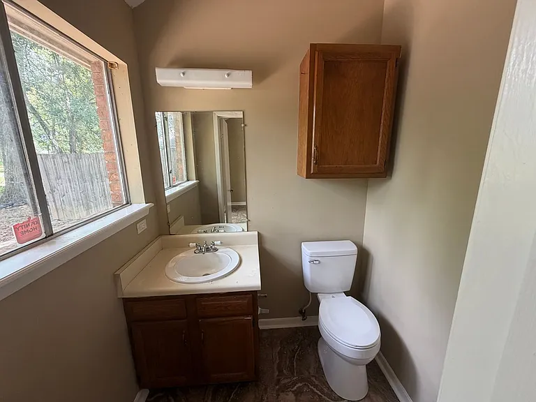 1695 Ravenwood Ln — Photo 10